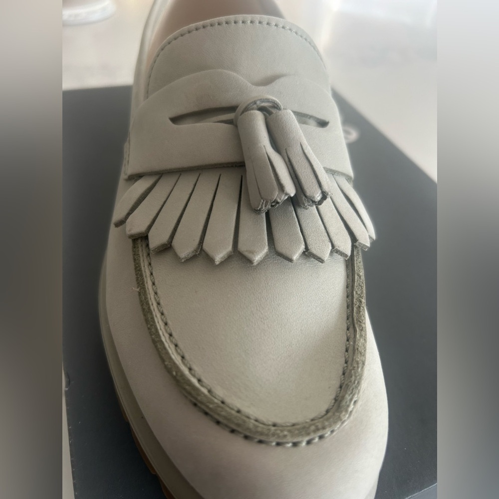 BRAND NEW Never Worn ECCO Loafers